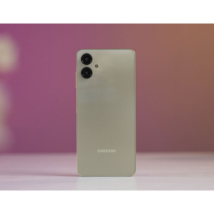گوشی موبایل سامسونگ مدل Galaxy A06 5G دو سیم کارت 64 گیگابایت و رم 4 گیگابایت به همراه شارژر 25 وات سامسونگ